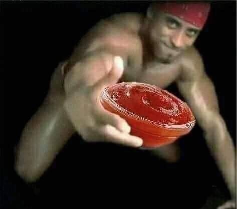 Ricardo พี่โต handling sauce ซอสมะเขือเทศ.JPG